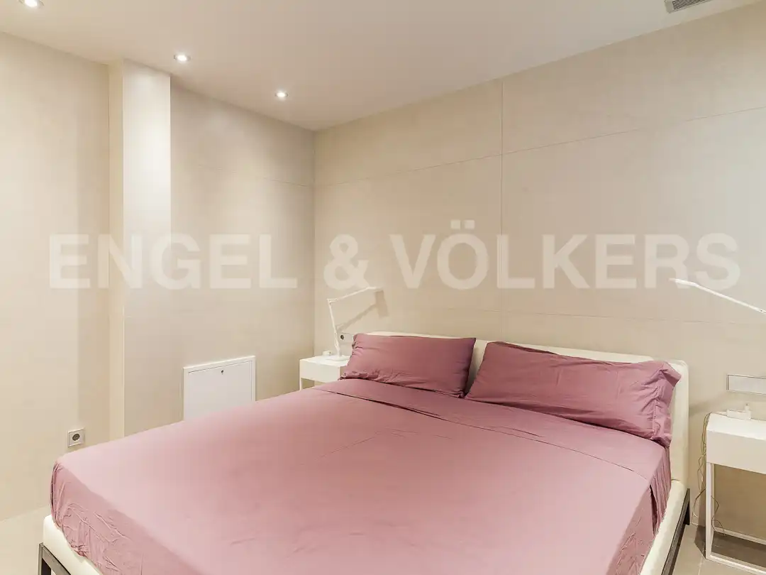Schlafzimmer von Dachboden zum Verkauf in Barcelona mit Klimaanlage, Heizung und Terrasse