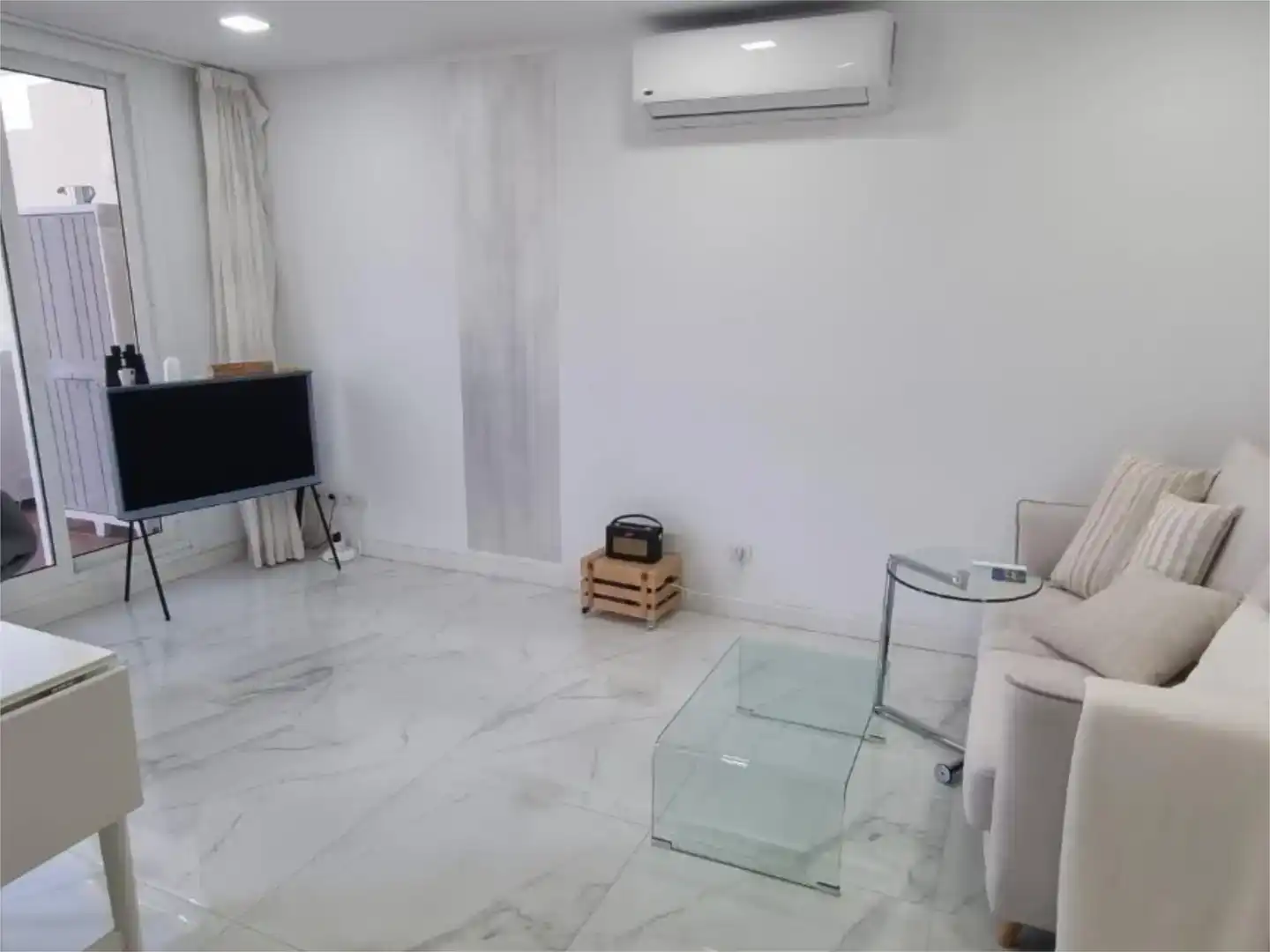 Wohnung zur Miete in Mogán mit Klimaanlage, Privatgarten und Schwimmbad