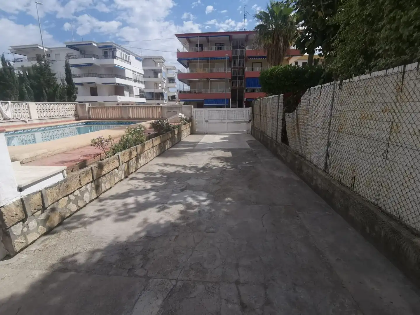 Parking of Houses for sale in Oliva  with Air Conditioner, Heating and Private garden