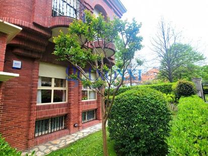 Jardí de Casa adosada en venda en Getxo  amb Calefacció, Jardí privat i Terrassa