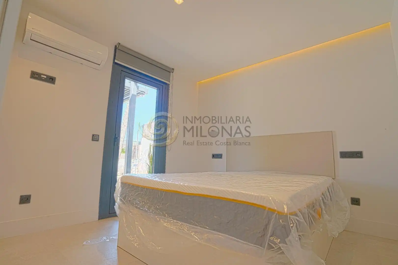 Habitación de Casa o chalet en venta en L'Alfàs del Pi con Aire acondicionado, Jardín privado y Terraza