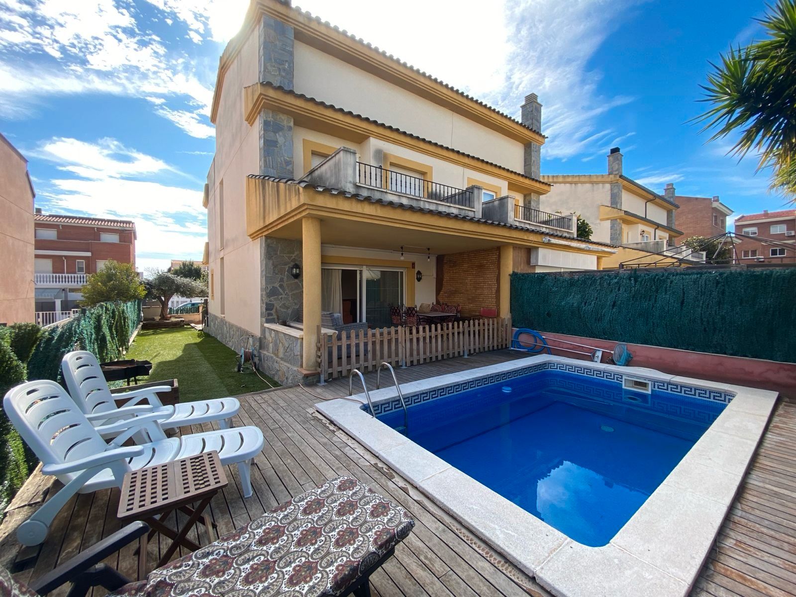 Piscina de Casa adosada en venda en Cambrils amb Calefacció, Jardí privat i Terrassa