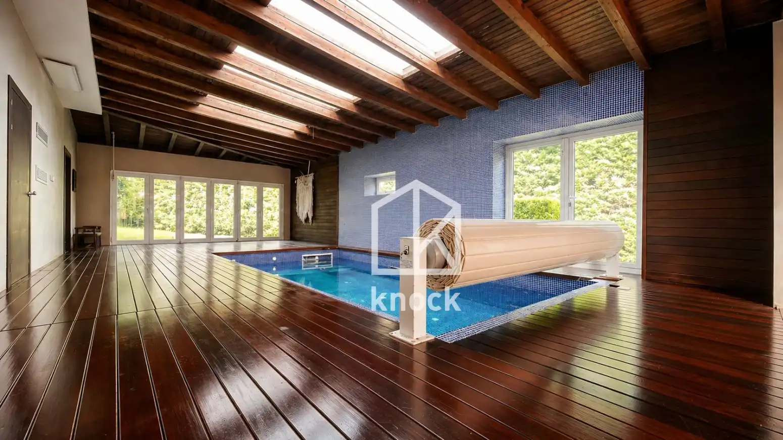 Piscina de Casa o xalet en venda en Oviedo  amb Calefacció, Parquet i Terrassa
