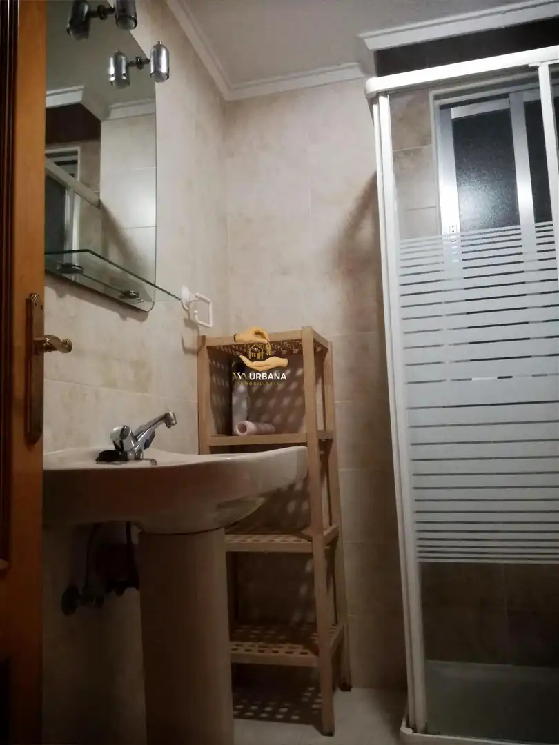 Badezimmer von Wohnung zum Verkauf in Salamanca mit Heizung, Möbliert und Balkon