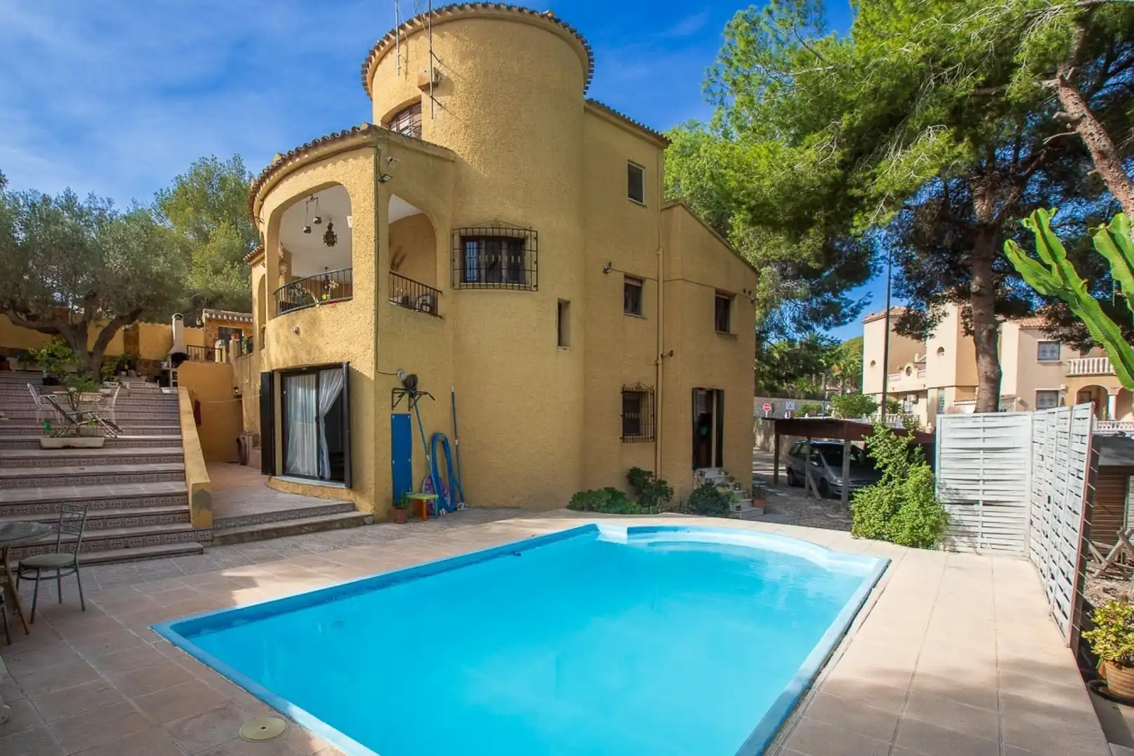 Piscina de Casa o xalet en venda en Orihuela amb Aire condicionat, Jardí privat i Terrassa