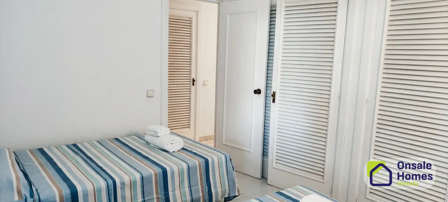 Schlafzimmer von Wohnungen zum Verkauf in Marbella mit Terrasse, Abstellraum und Gemeinschaftspool
