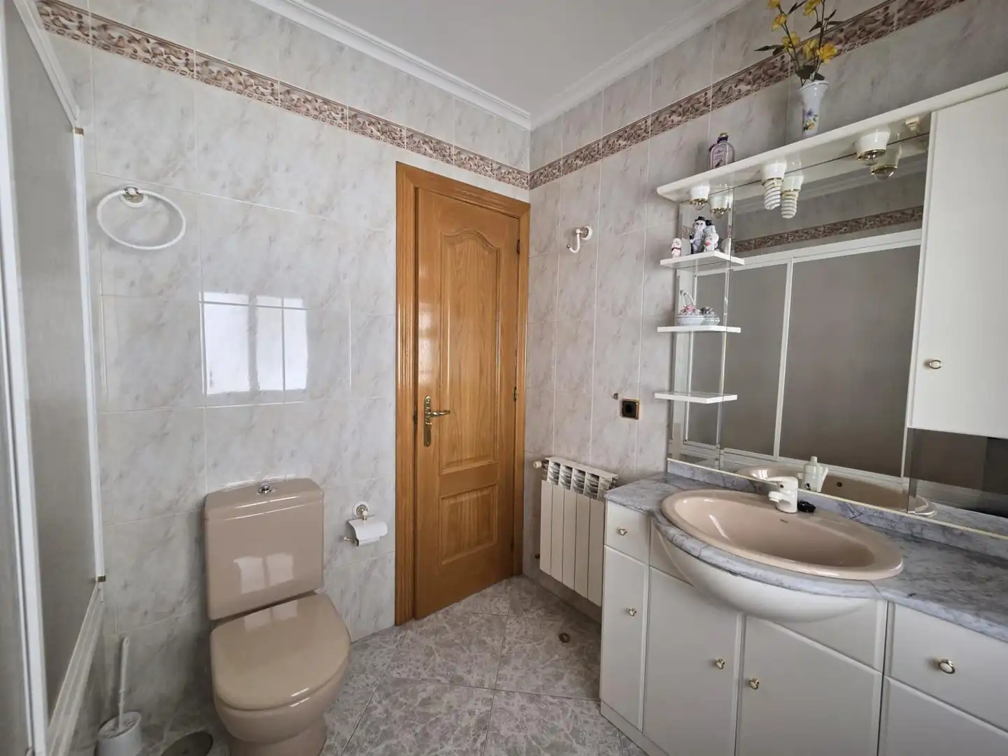 Houses for sale in Calle ALVARO DE HINOJOSA, Miralvalle - Av. Virgen del Puerto - La Data