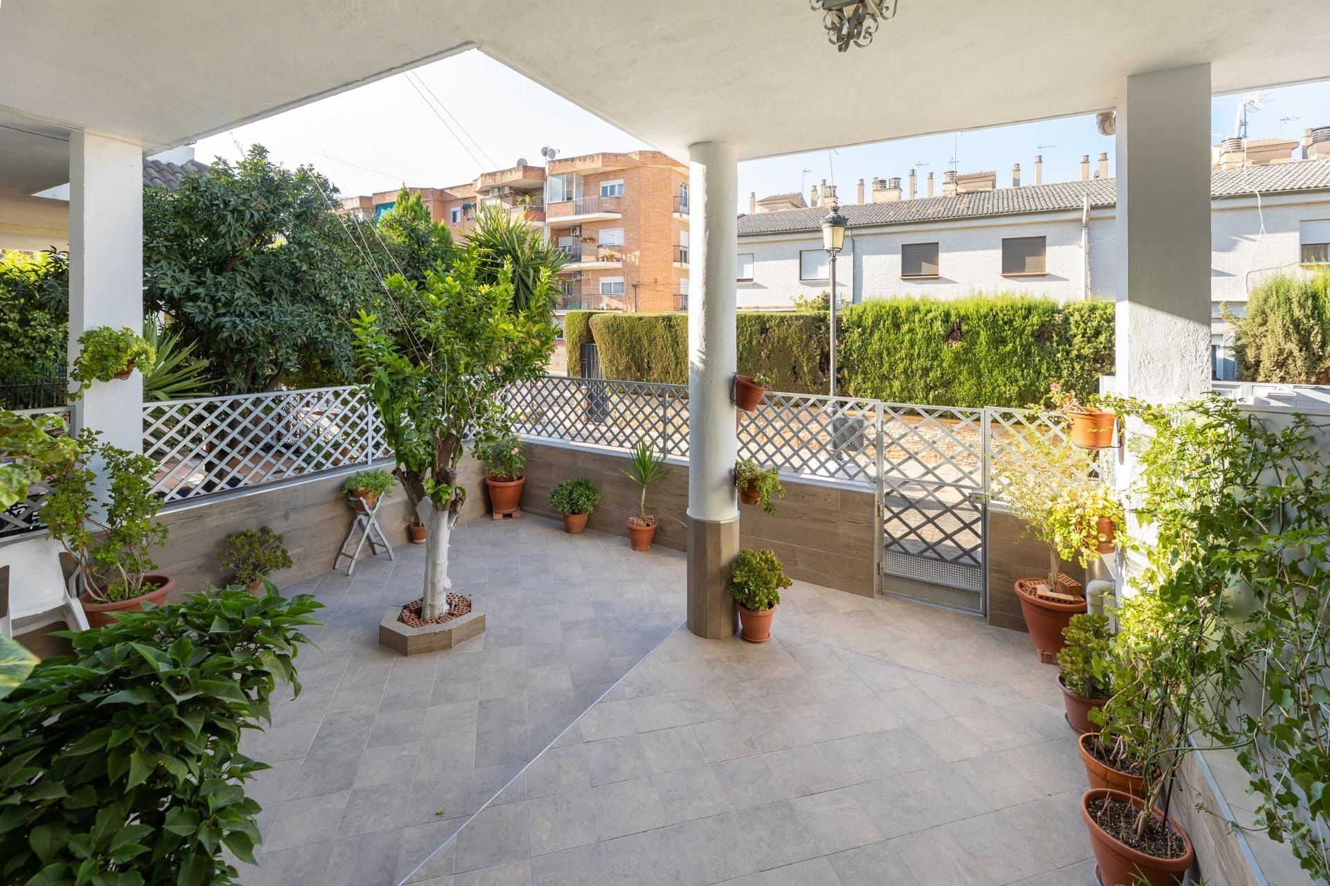 Terrace of Single-family semi-detached for sale in Atarfe
