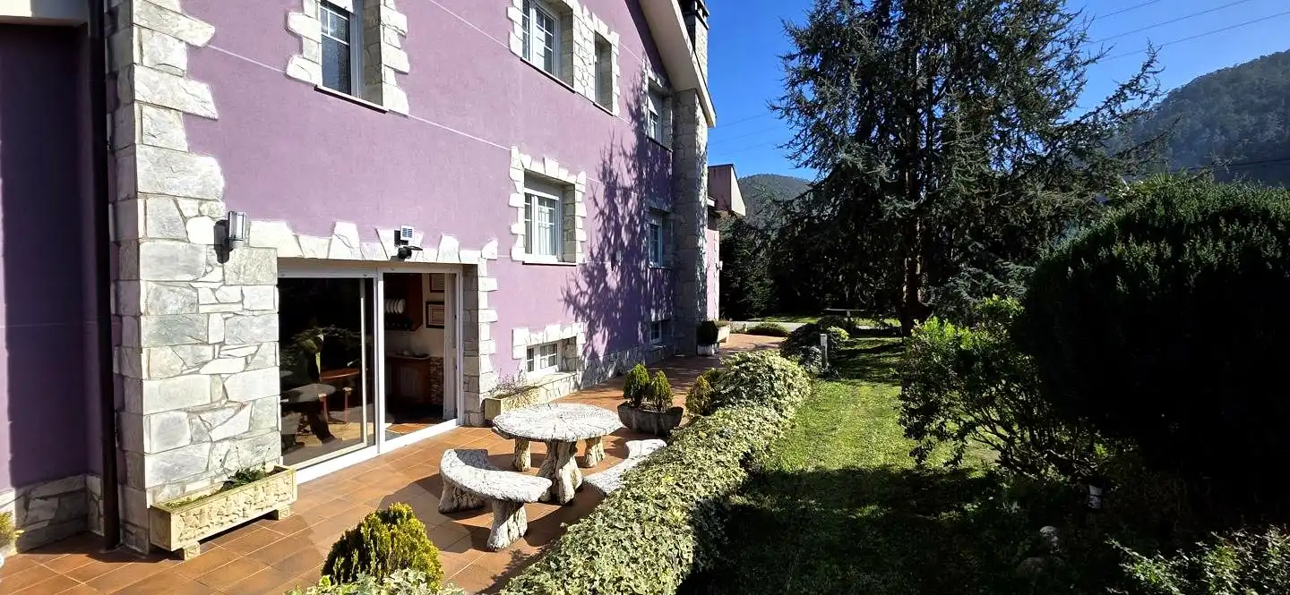 Garden of Houses for sale in Valdés - Luarca  with Heating, Private garden and Parquet flooring