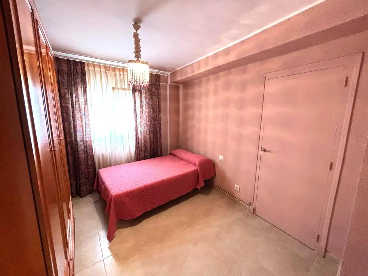 Habitación de Piso en venta en Zaragoza con Calefacción y Amueblado