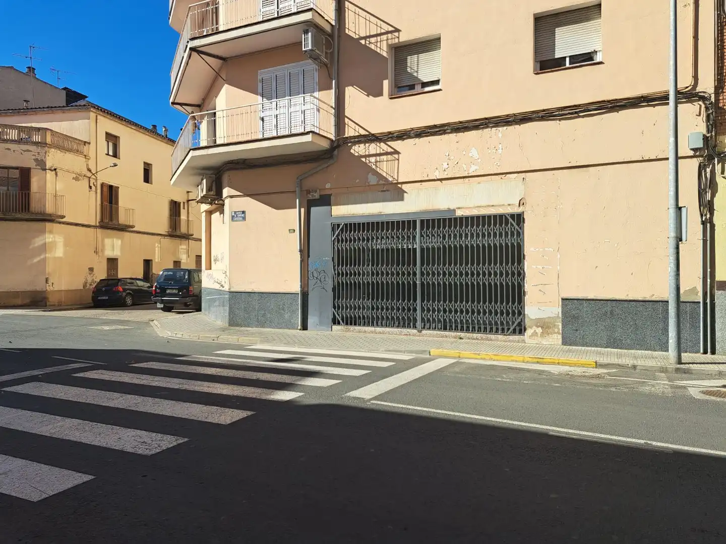 Locale commerciale in affitto a Calle PONENT 2