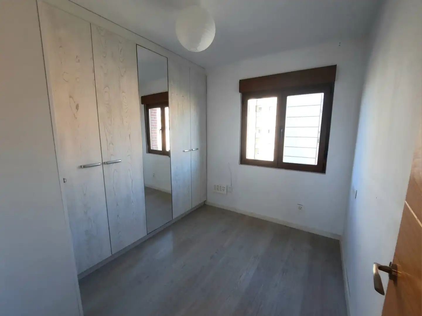 Habitación de Piso en venta en Gijón  con Amueblado