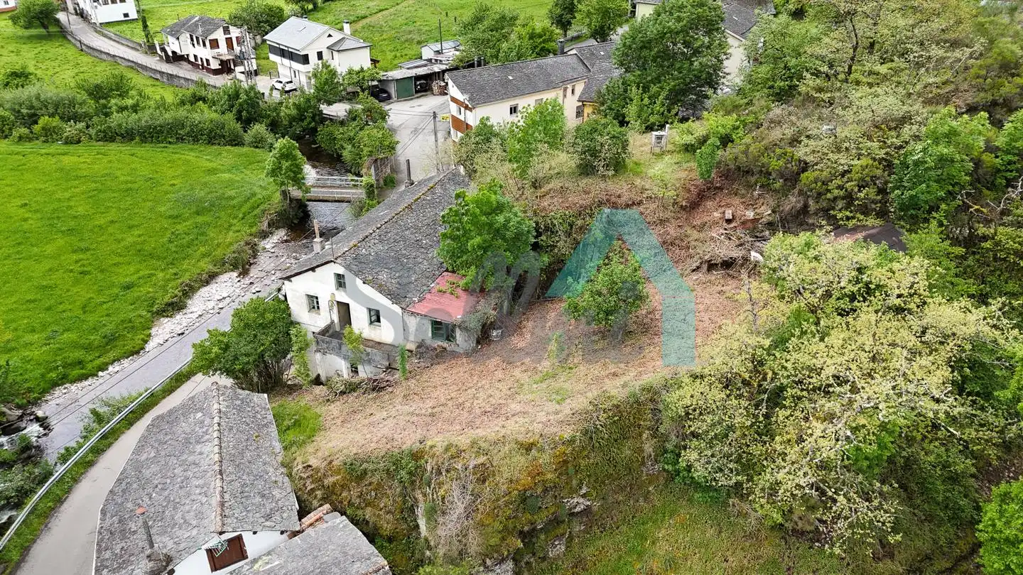Casa o chalet en venta en Cangas del Narcea con Jardín privado