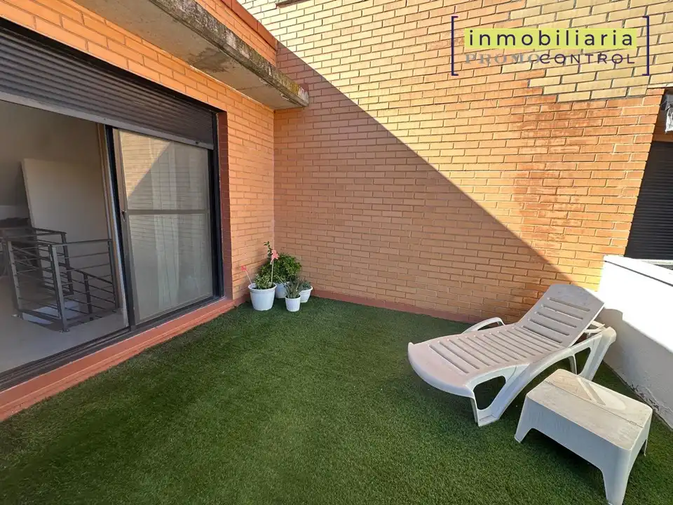 Terrassa de Casa adosada en venda en Zuera amb Calefacció, Jardí privat i Terrassa