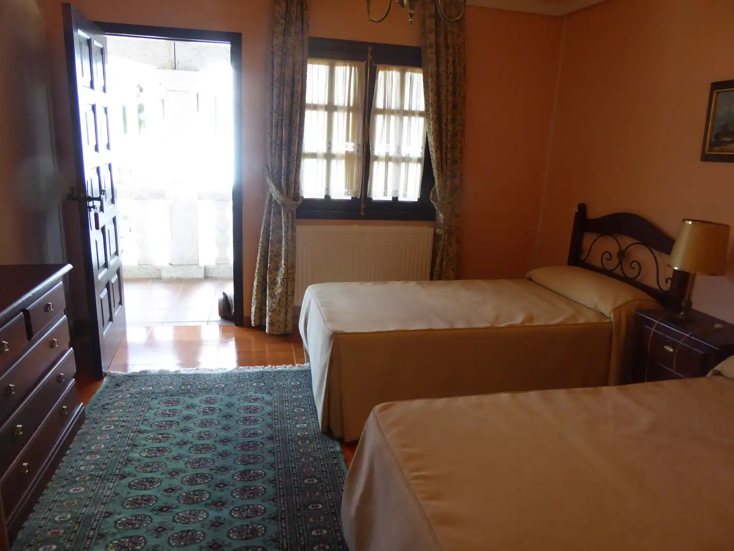 Schlafzimmer von Country house zum Verkauf in Tui mit Klimaanlage, Heizung und Privatgarten