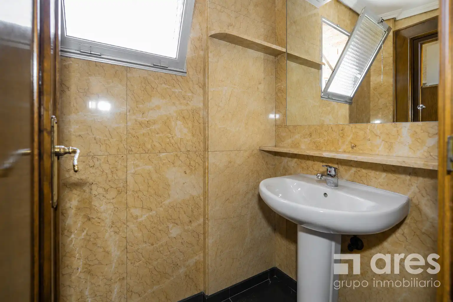 Badezimmer von Wohnung zum Verkauf in Pozuelo de Alarcón mit Klimaanlage, Heizung und Terrasse