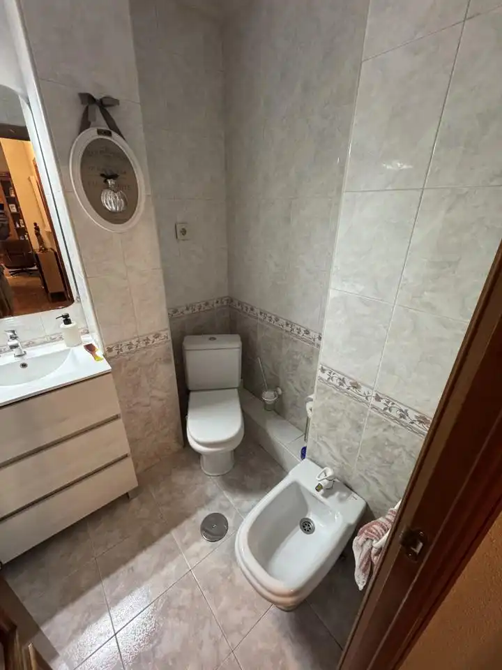 Bany de Pis en venda en Guadalajara amb Aire condicionat, Calefacció i Terrassa