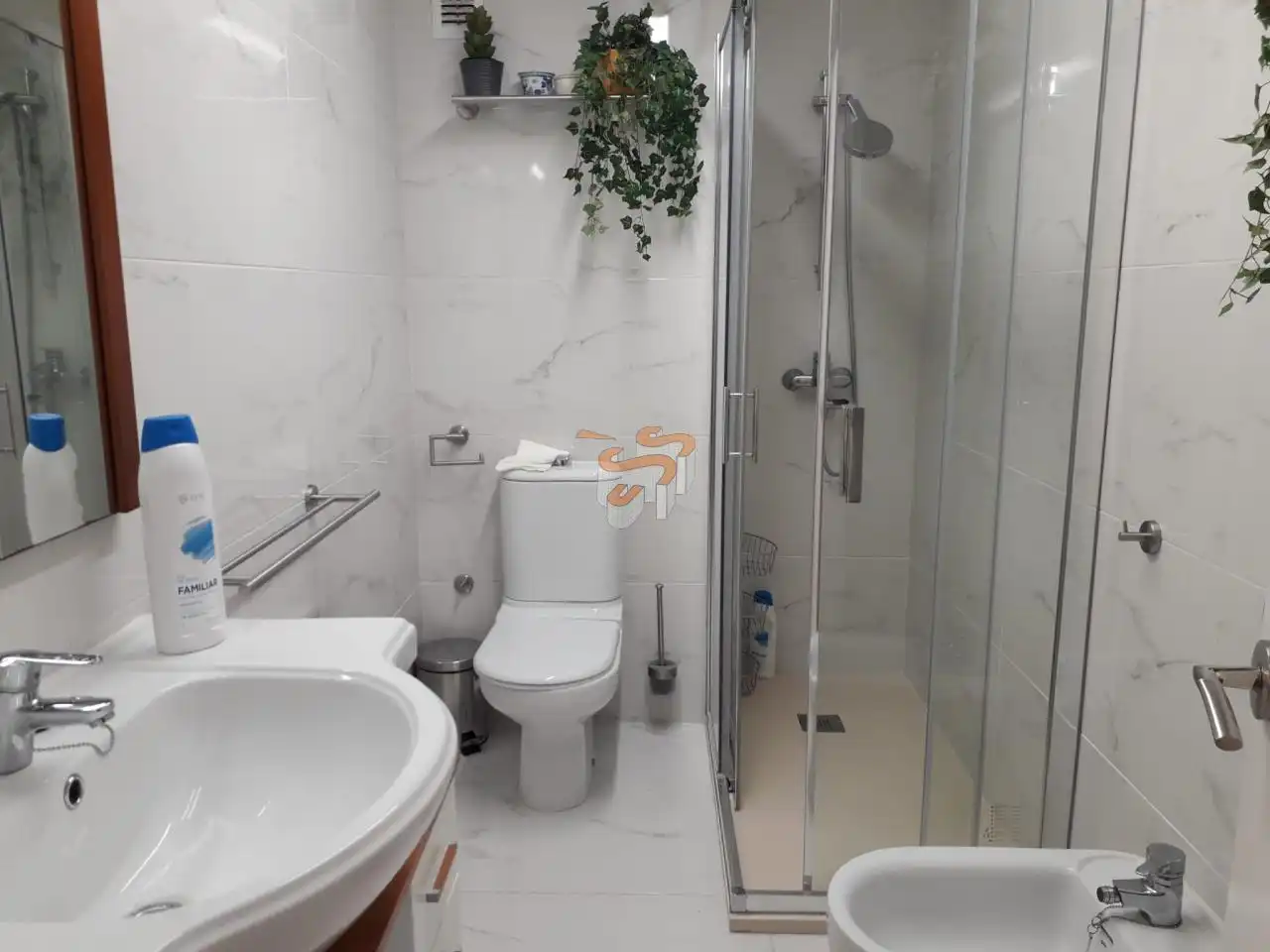Badezimmer von Wohnung zur Miete in Ferrol mit Terrasse und Möbliert