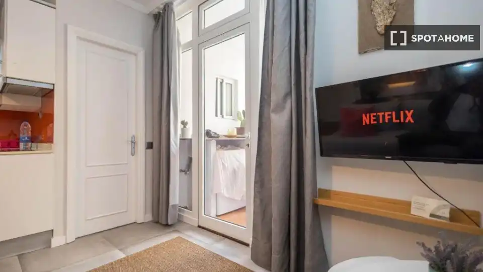 Dormitori de Apartament per a compartir en Las Palmas de Gran Canaria amb Aire condicionat, Terrassa i Moblat