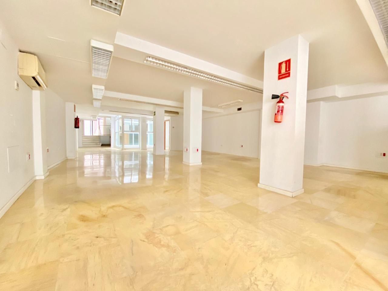 Local en venta en  Almería Capital con Aire acondicionado