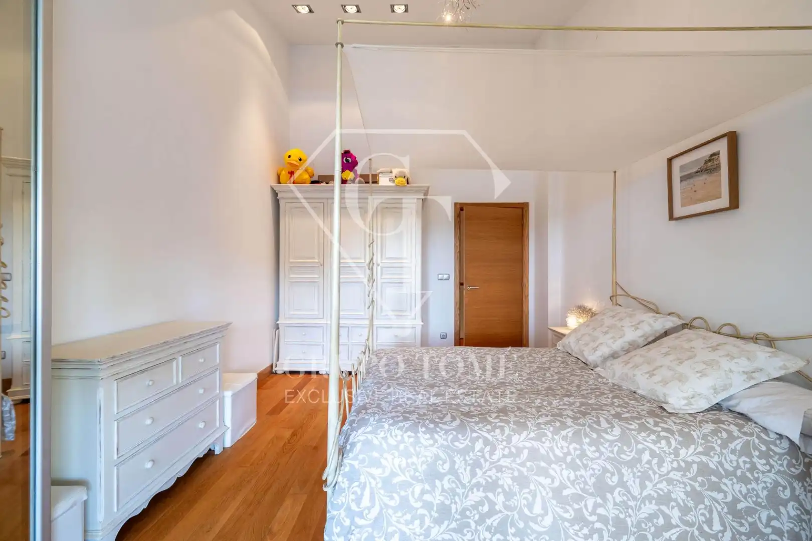 Schlafzimmer von Einfamilien-Reihenhaus zum Verkauf in Donostia - San Sebastián  mit Heizung, Privatgarten und Terrasse