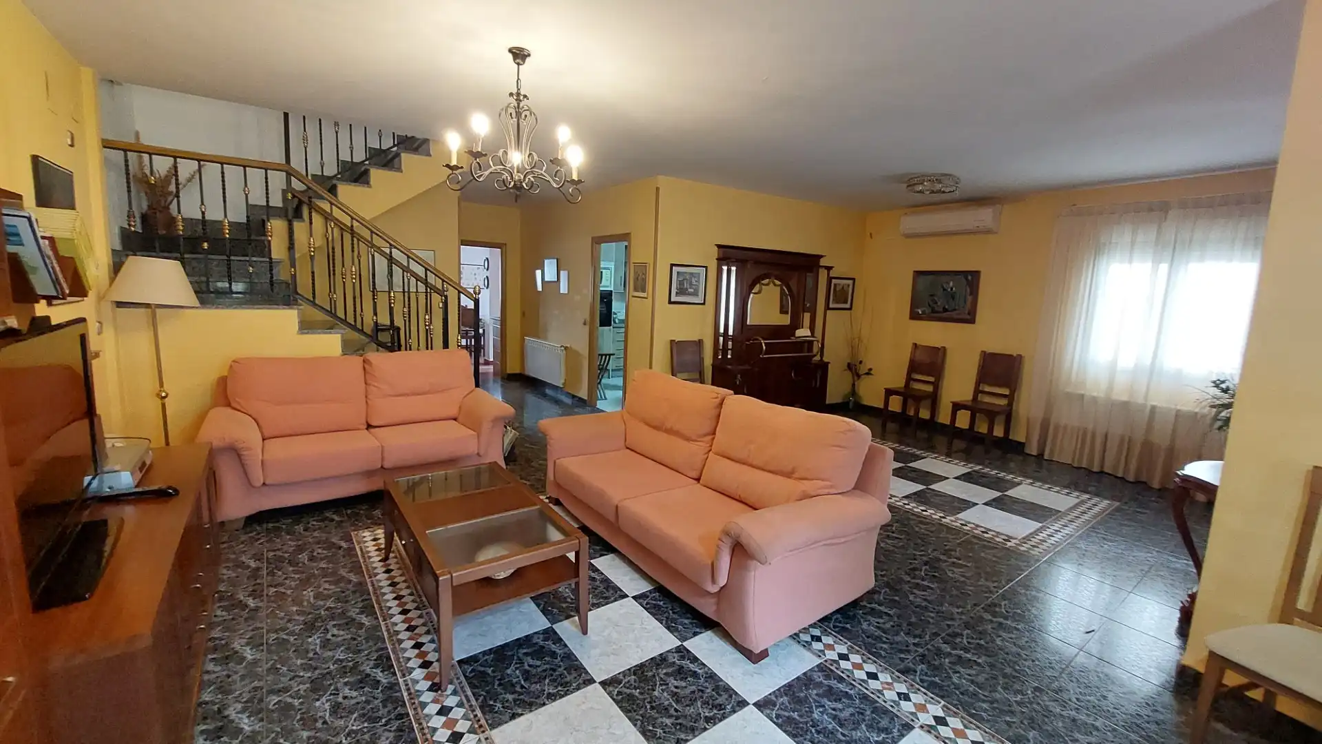 Sala de estar de Casa o chalet en venta en Zarza de Granadilla con Aire acondicionado, Calefacción y Amueblado