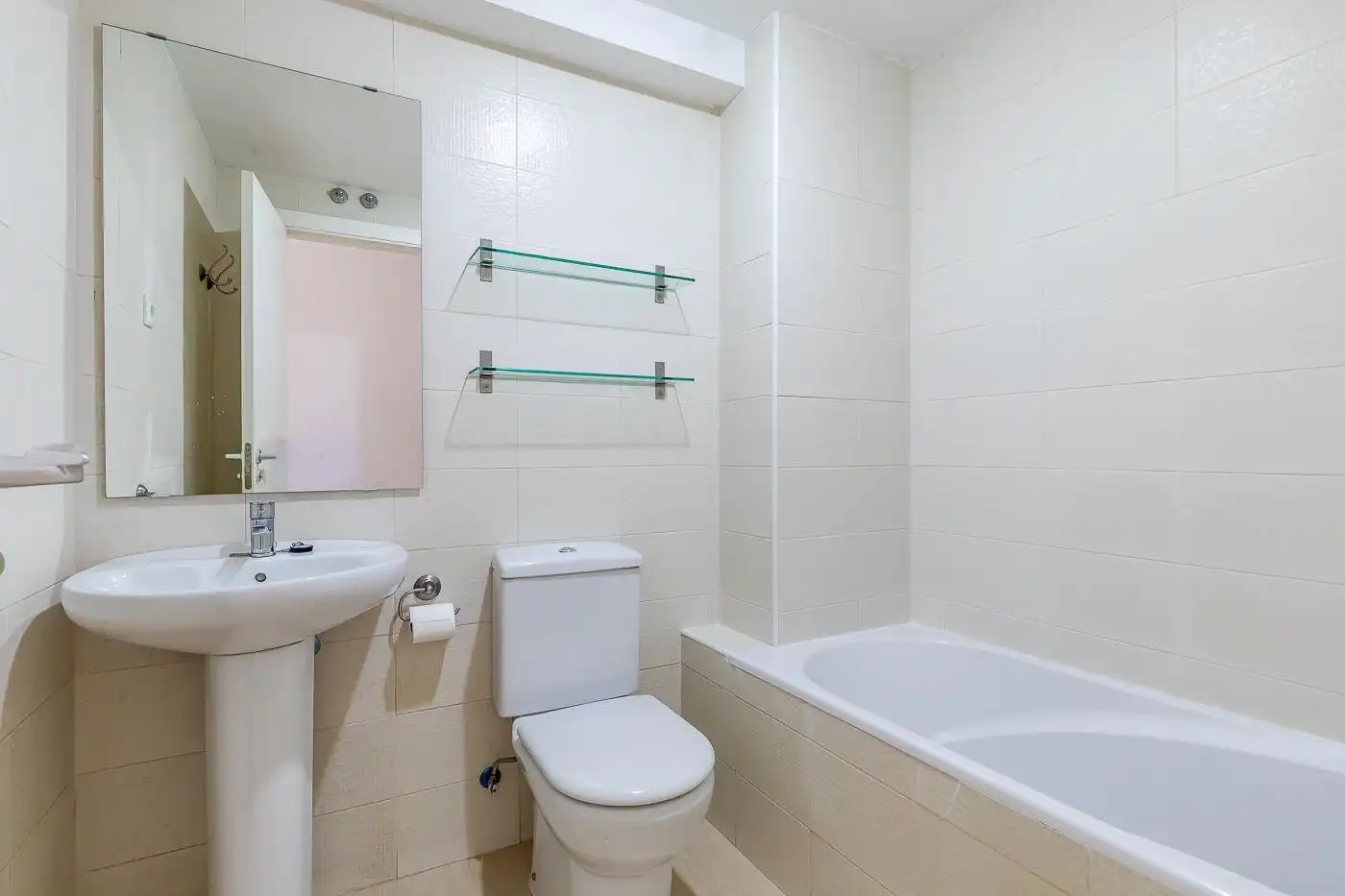 Baño de Estudio en venta en Madrid con Aire acondicionado y Calefacción