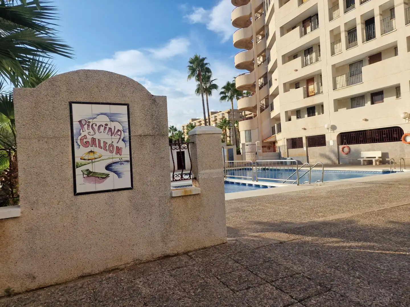 Apartament amb piscina en venda a Avenida LA MARINA, imagen 24