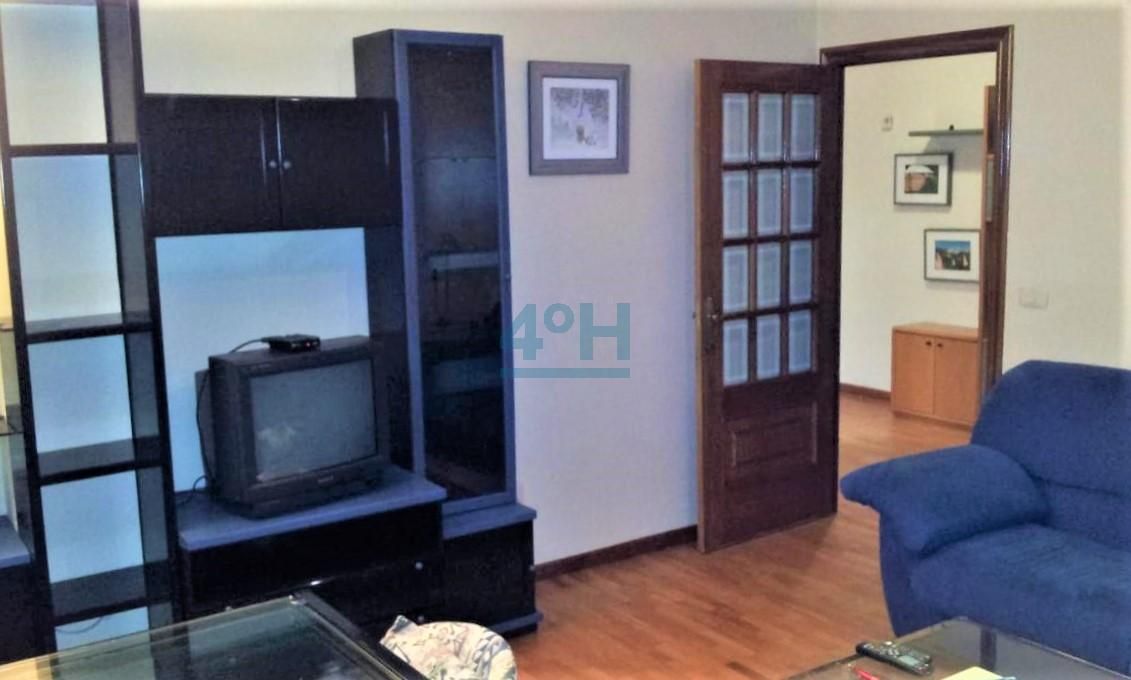 Sala d'estar de Pis en venda en Ourense Capital  amb Calefacció, Parquet i Traster