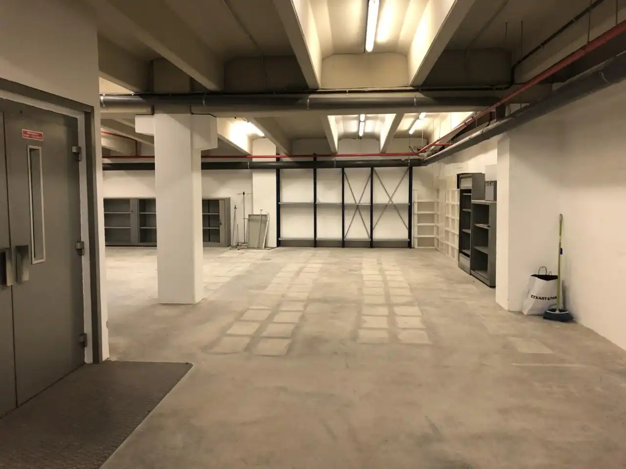 Nave industrial de alquiler en Barcelona con Calefacción y Alarma