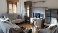 Sala d'estar de Dúplex en venda en Segovia Capital amb Calefacció i Moblat