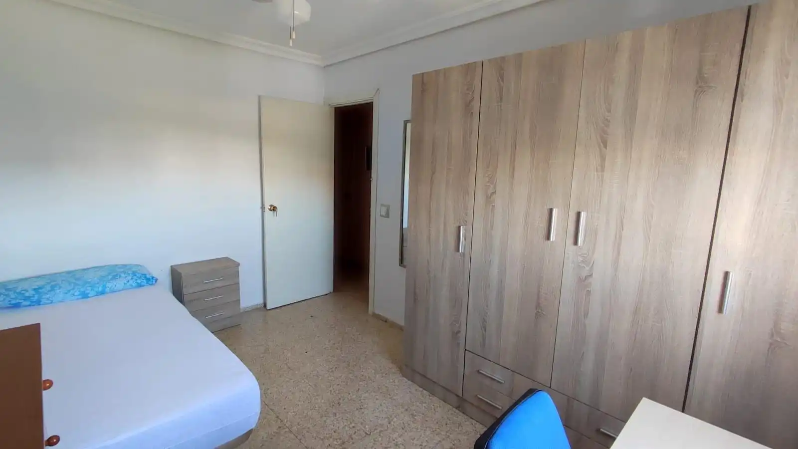 Bedroom of Flat for rent in Sevilla  with Air Conditioner and Furnished