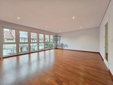 Reihenhaus mit Balkon zum Verkauf in Couto