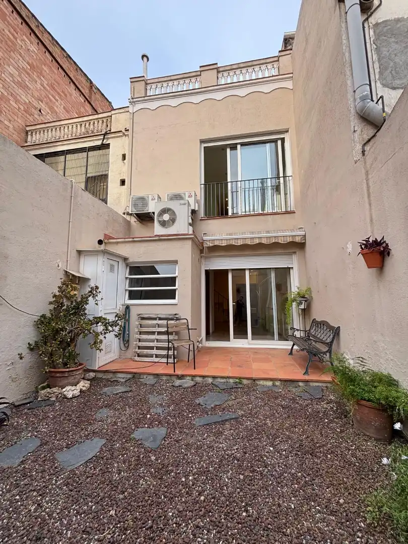 Balcony of Houses for sale in L'Hospitalet de Llobregat  with Air Conditioner, Heating and Private garden