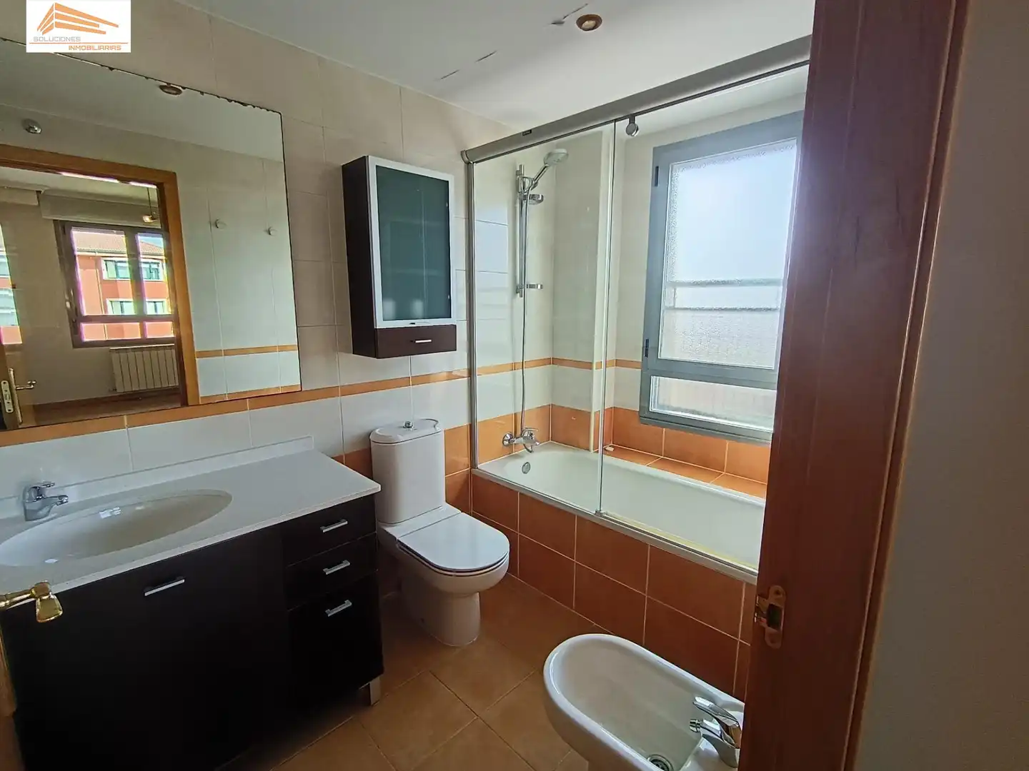 Badezimmer von Wohnung zum Verkauf in Valladolid mit Heizung, Privatgarten und Abstellraum