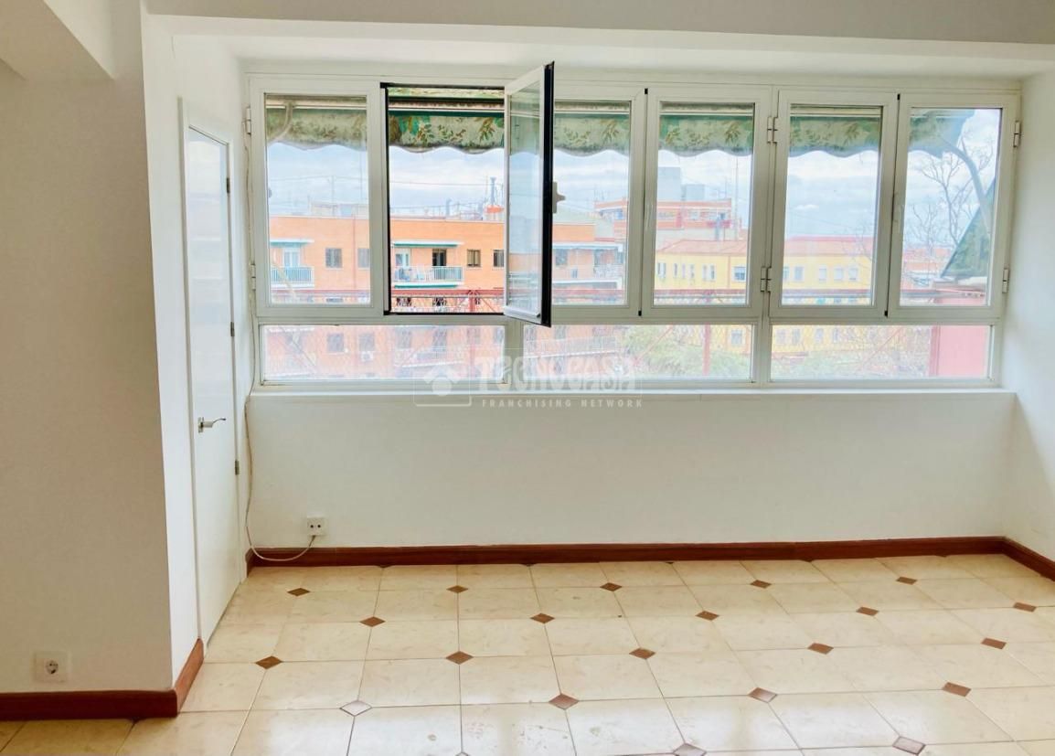 Bedroom of Flat for sale in  Madrid Capital