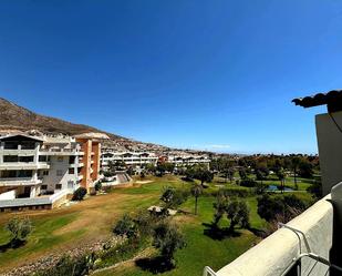 Vista exterior de Àtic en venda en Benalmádena amb Aire condicionat, Terrassa i Piscina comunitària