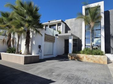 House with pool for sale in Les Tres Cales