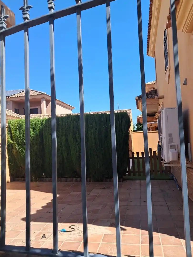 Jardín de Casa o chalet en venta en La Rinconada con Jardín privado