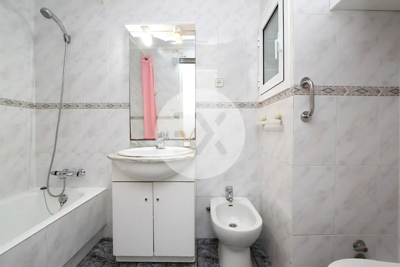 Baño de Piso en venta en Castelldefels con Calefacción, Terraza y Horno