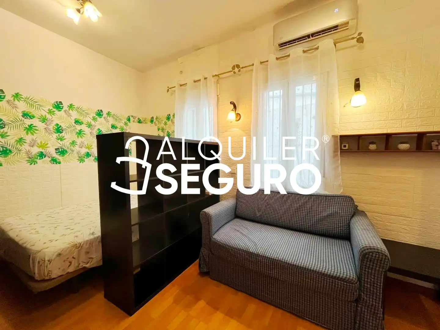 Habitación de Estudio de alquiler en Madrid con Aire acondicionado, Calefacción y Amueblado