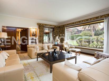 Living room of House or chalet for sale in Getxo   with Heating, Private garden and Terrace