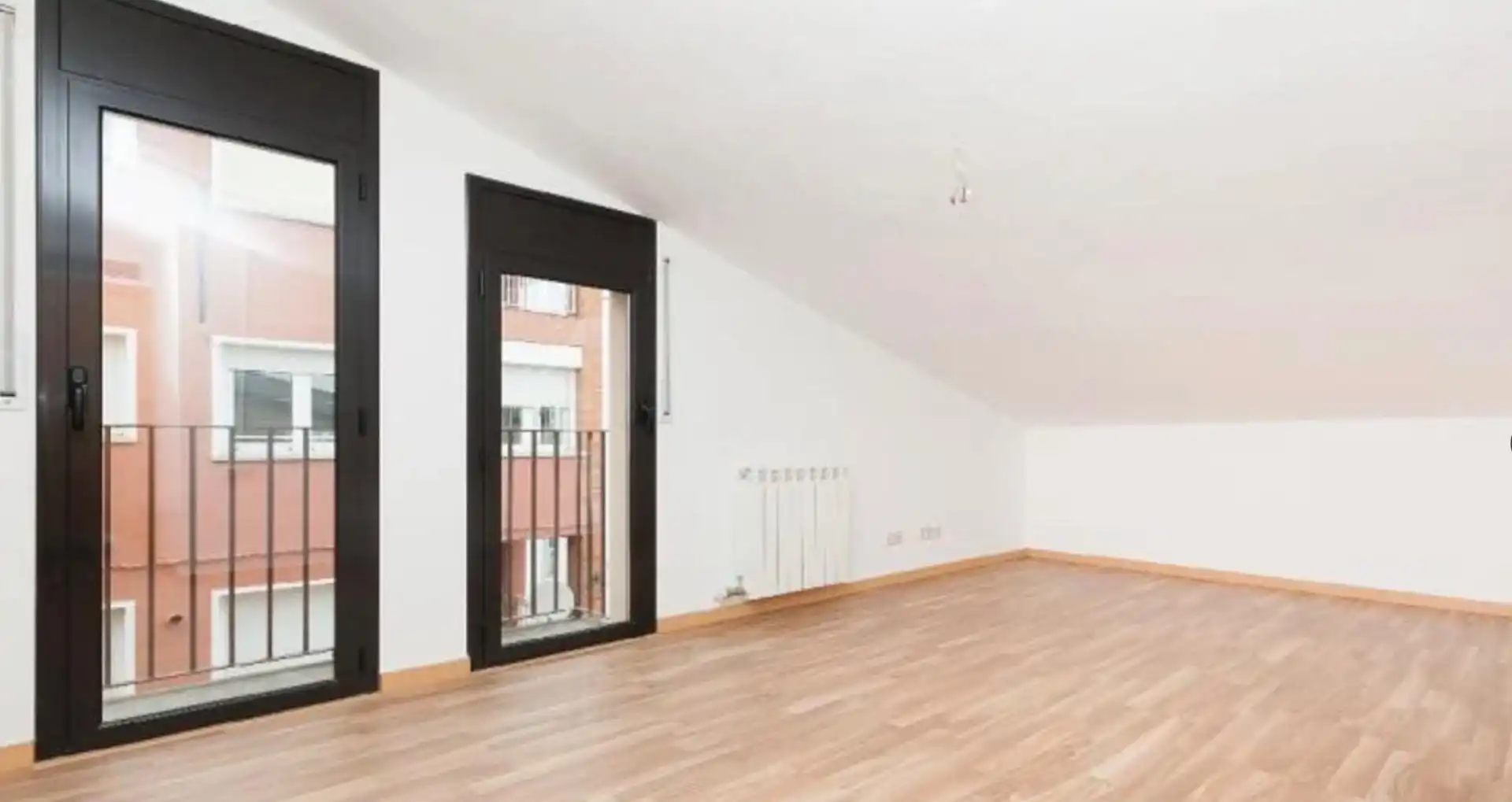 Schlafzimmer von Wohnungen zum Verkauf in Ripollet mit Balkon