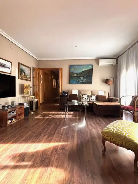 Wohnzimmer von Wohnung zum Verkauf in Madrid mit Klimaanlage, Heizung und Balkon