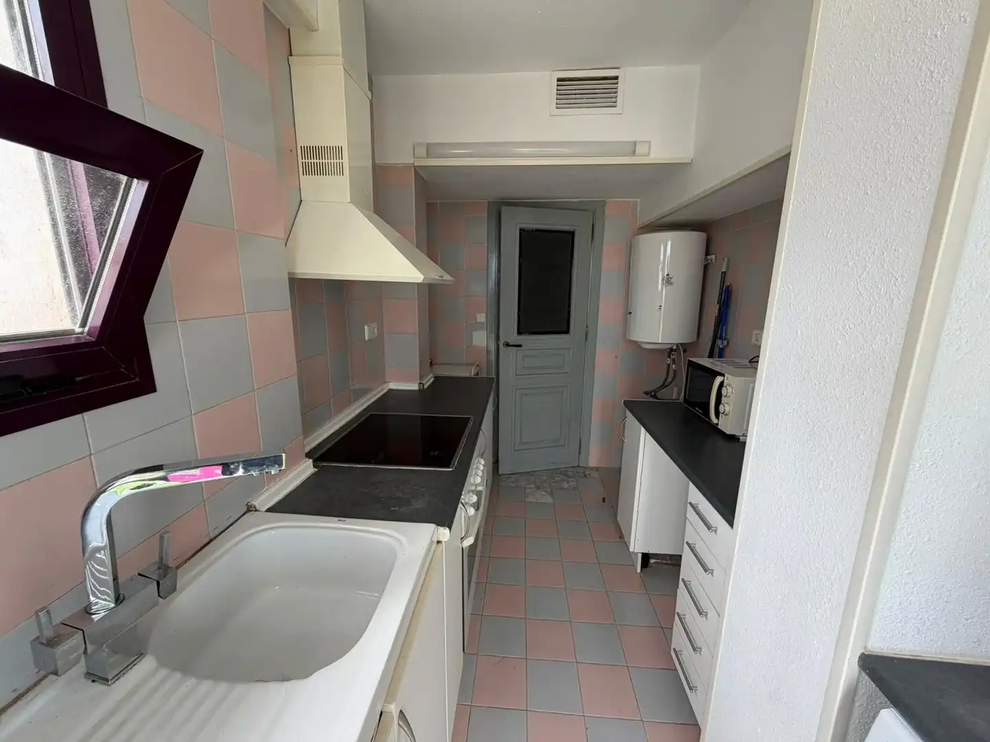 Cocina de Piso en venta en La Manga del Mar Menor con Terraza y Piscina comunitaria