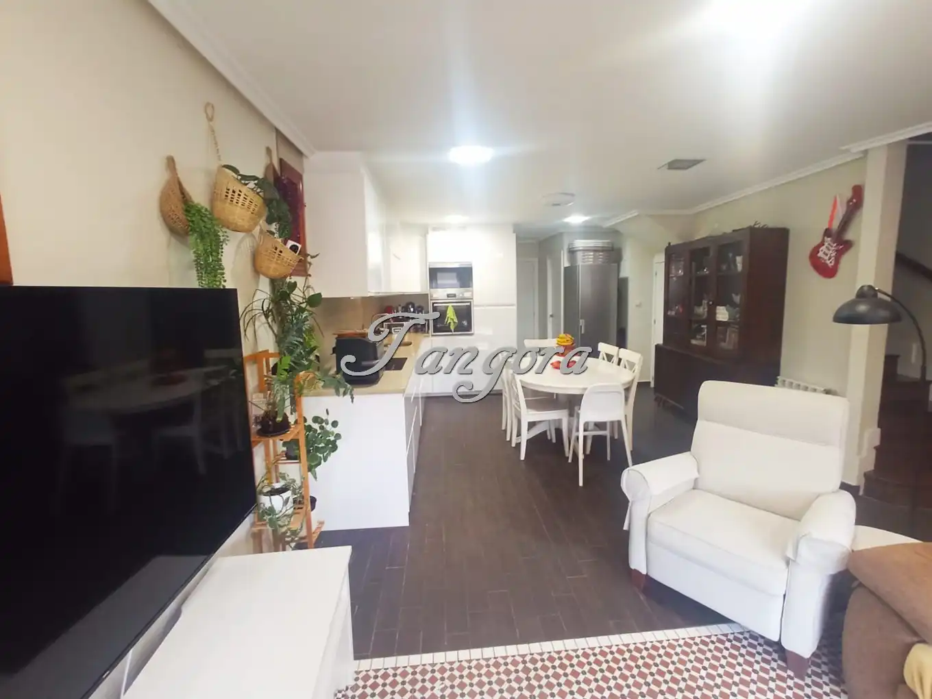 Wohnzimmer von Einfamilien-Reihenhaus zum Verkauf in Abanto y Ciérvana-Abanto Zierbena mit Heizung, Privatgarten und Parkett