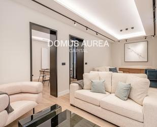 Living room of Flat for sale in  Madrid Capital  with Air Conditioner, Terrace and Furnished