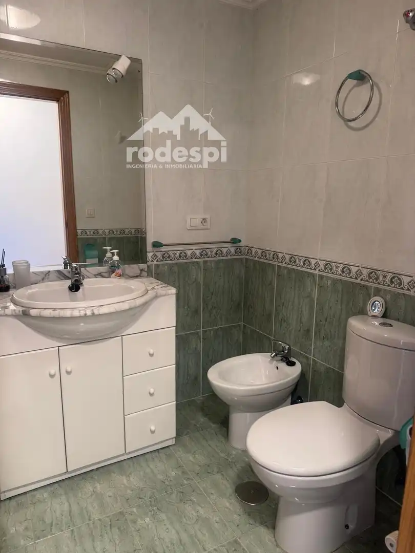 Baño de Piso en venta en Ponteareas con Calefacción, Terraza y Trastero
