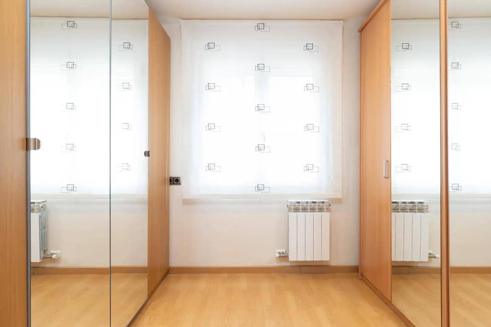 Flat for sale in Barcelona  with Air Conditioner, Heating and Parquet flooring