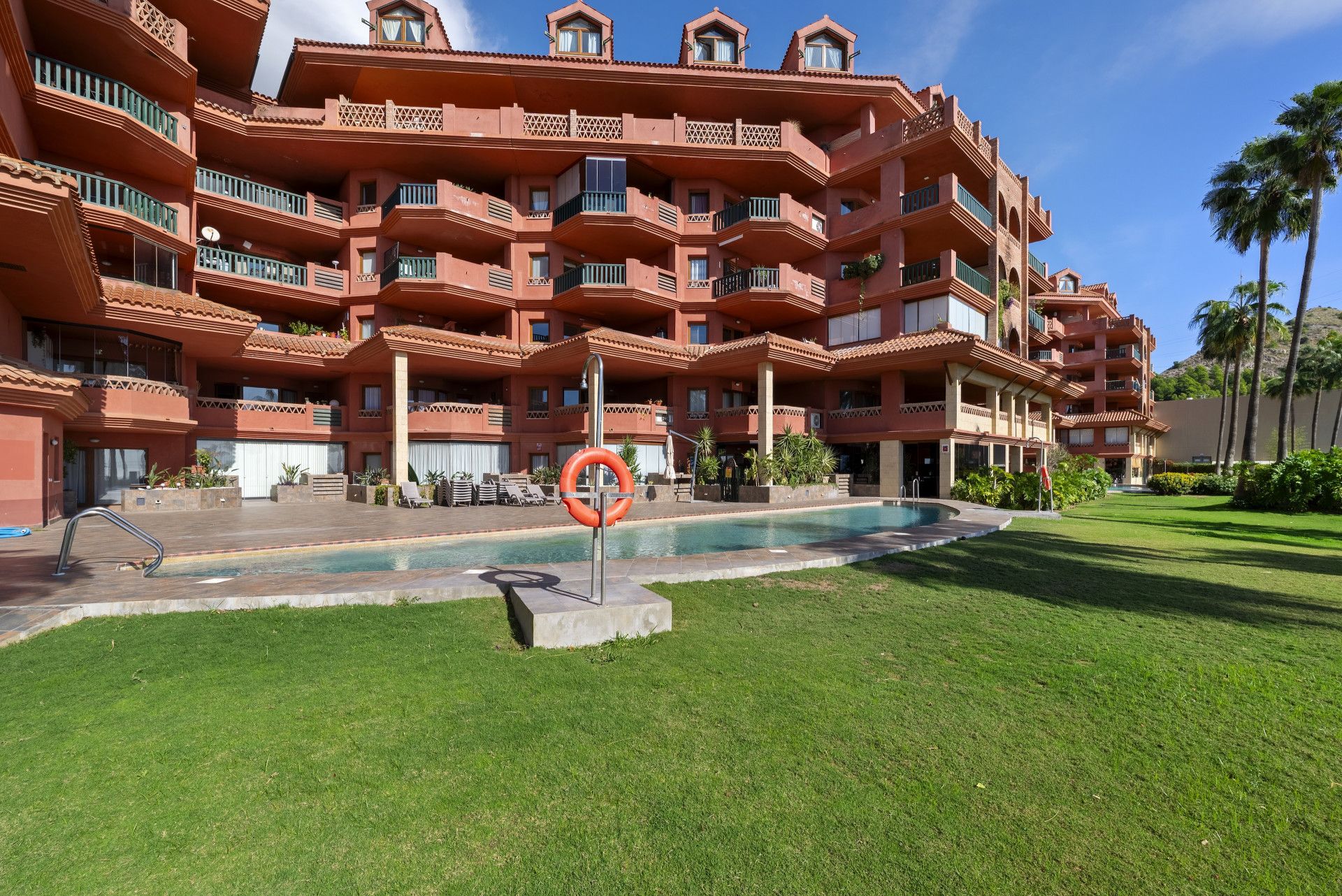 Exterior view of Planta baja for sale in Benalmádena  with Air Conditioner, Terrace and Swimming Pool